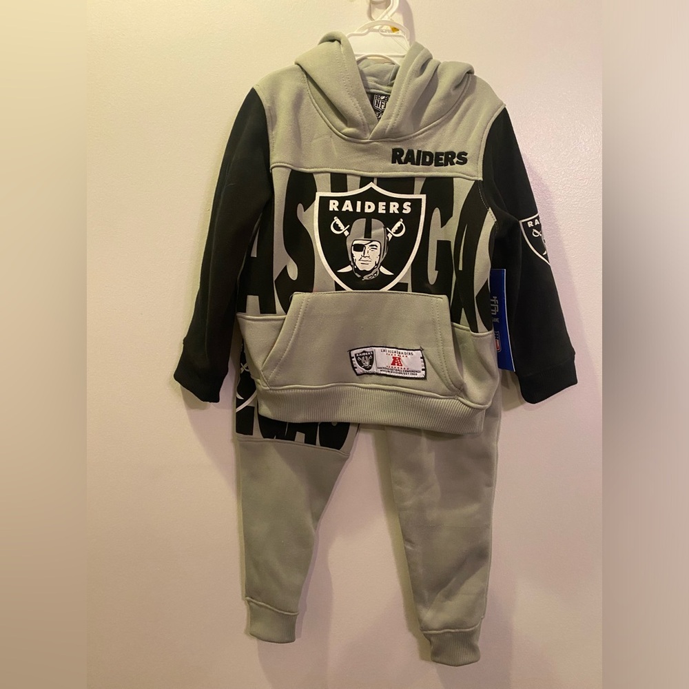 Kids NFL Las Vegas Raiders Hoodie and Sweatpants Outfit NWT size 5-6